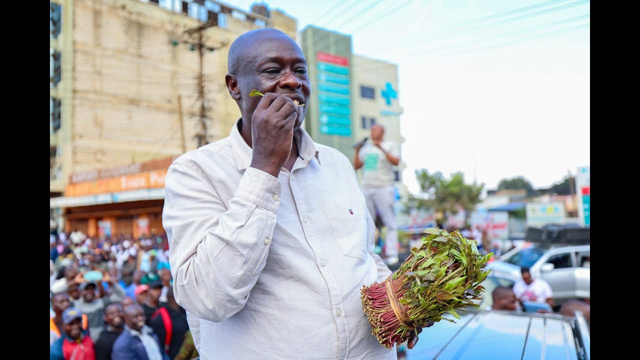 WATCH FUNNY  DP RIGATHI GACHAGUA CHEWING MIRAA IN MERU