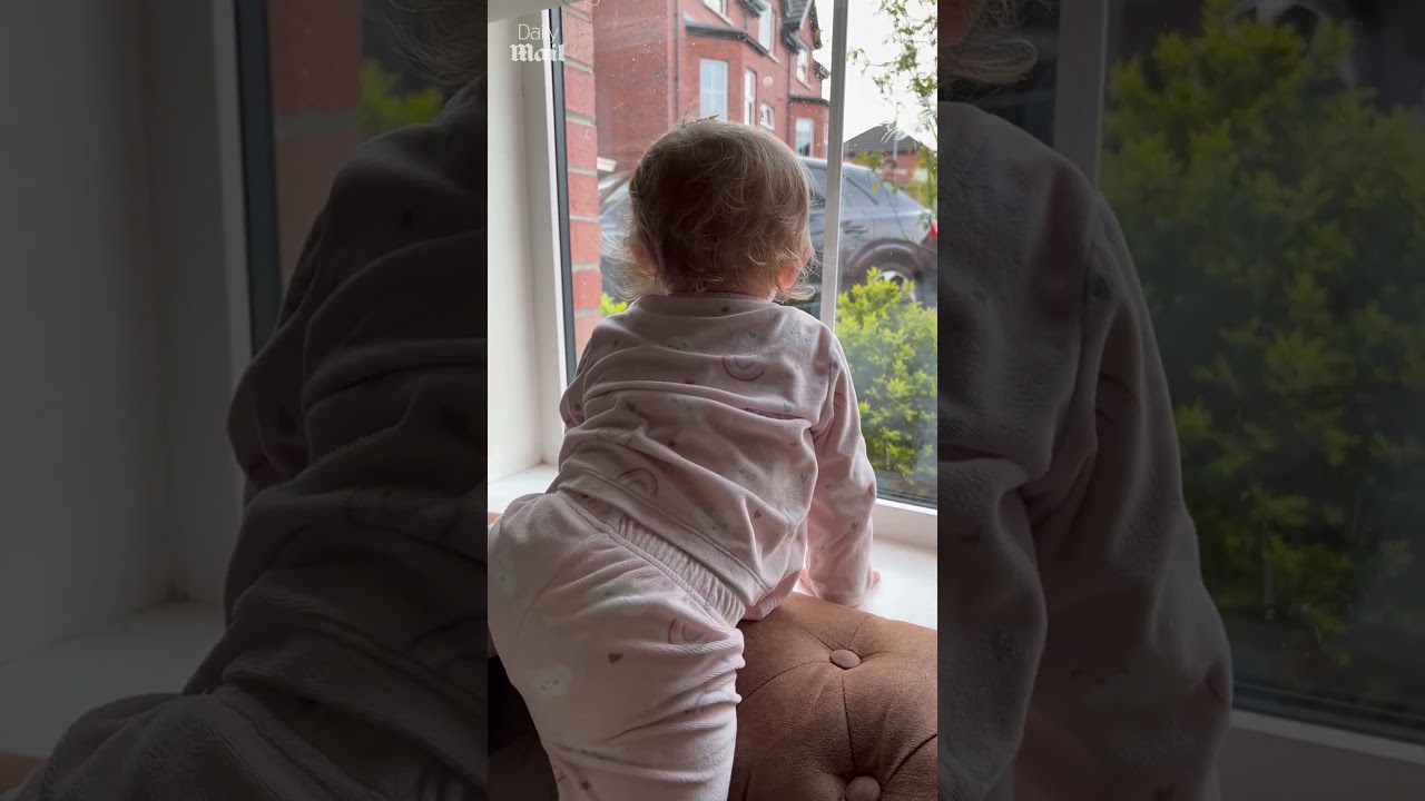 Toddler's adorable reaction to Dad coming home