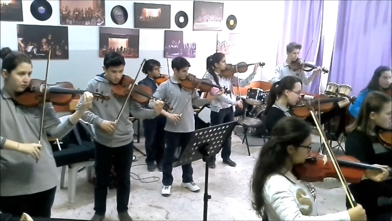 Esenyurt Anadolu Lisesi Orkestrası nasıl oluşuyor?