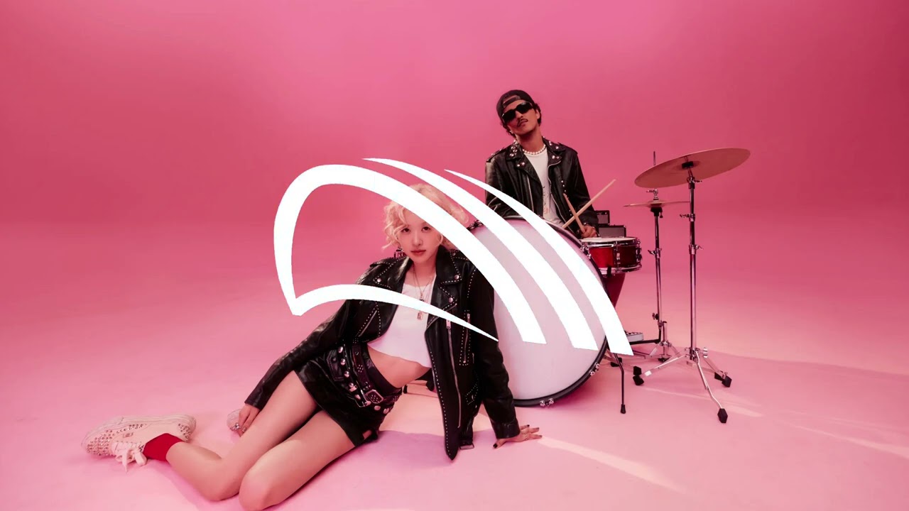 ROSÉ & Bruno Mars - APT. (Empty Arena)
