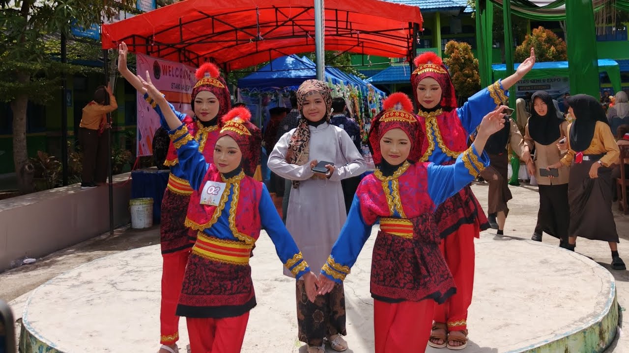 Juara 2 Tari kreasi pada EXPO MTS N 2 Kerinci #Tarikreasi#Tarikerinci#mikotobarusemurup