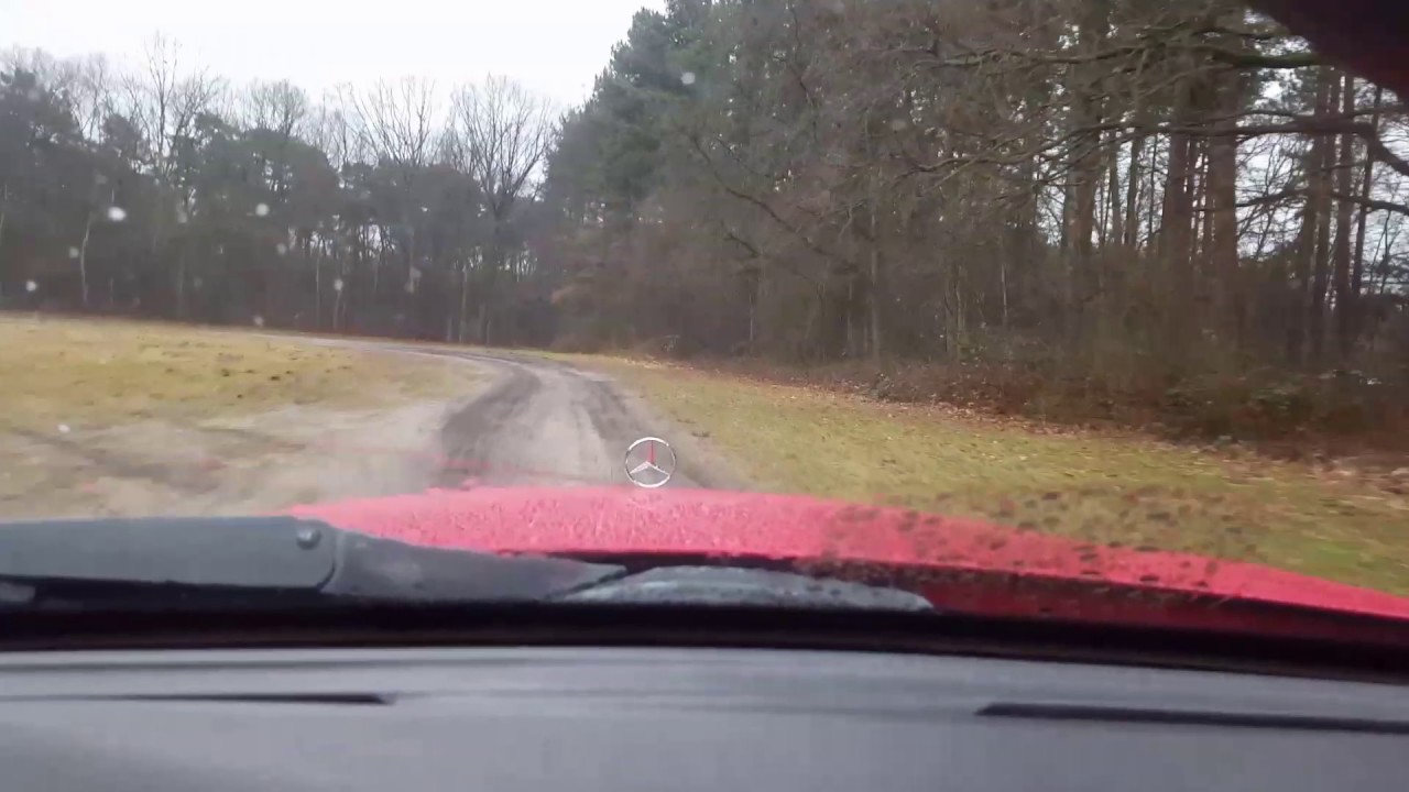 First time going sideways with my Mercedes 190E 😃