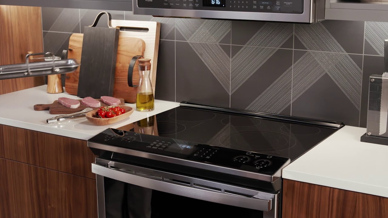 GE Profile Electric Range &ndash; Two 8&rdquo; Sync Burners