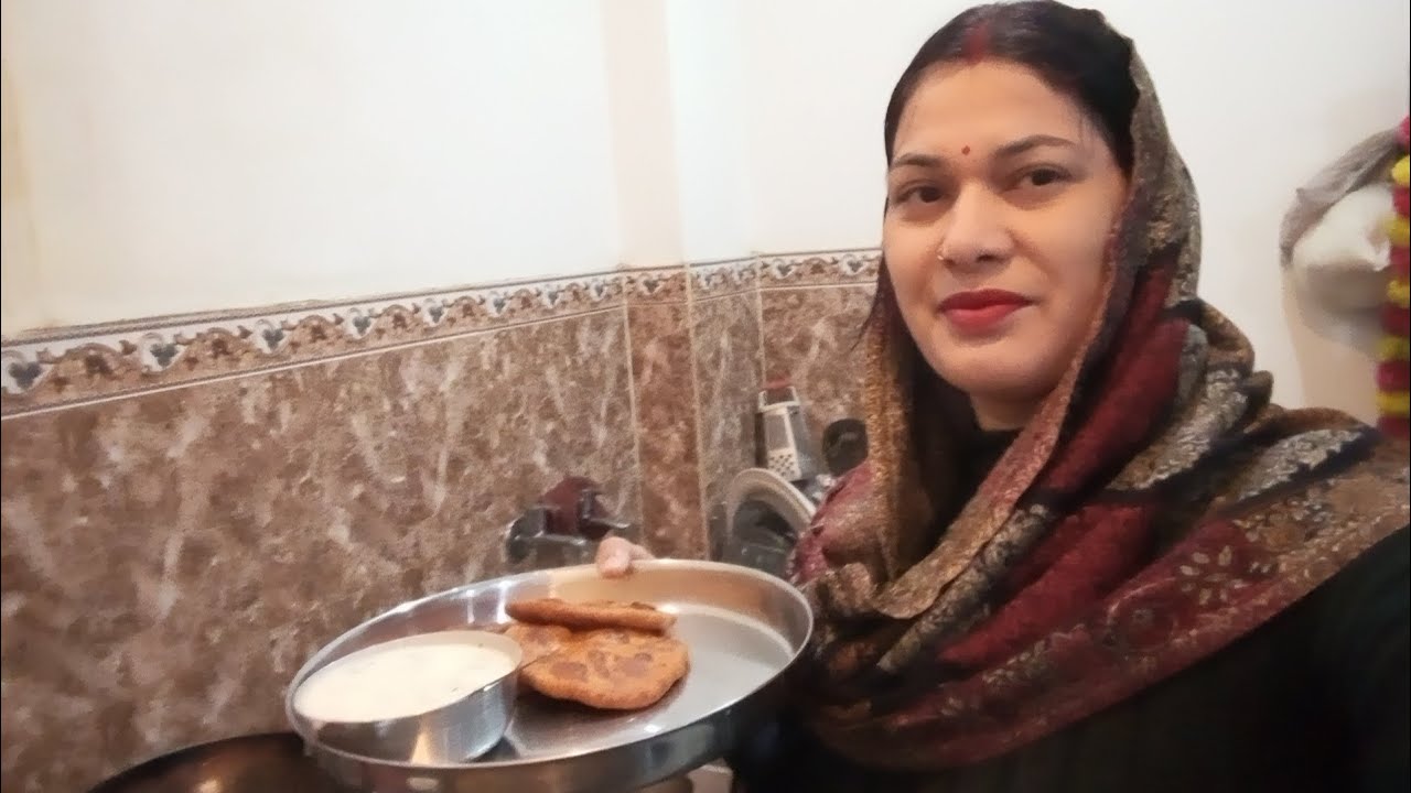 Crispy hot potato kachori recipe.  7 o'clock in the evening.  pasand Aaye to like and subscribe 