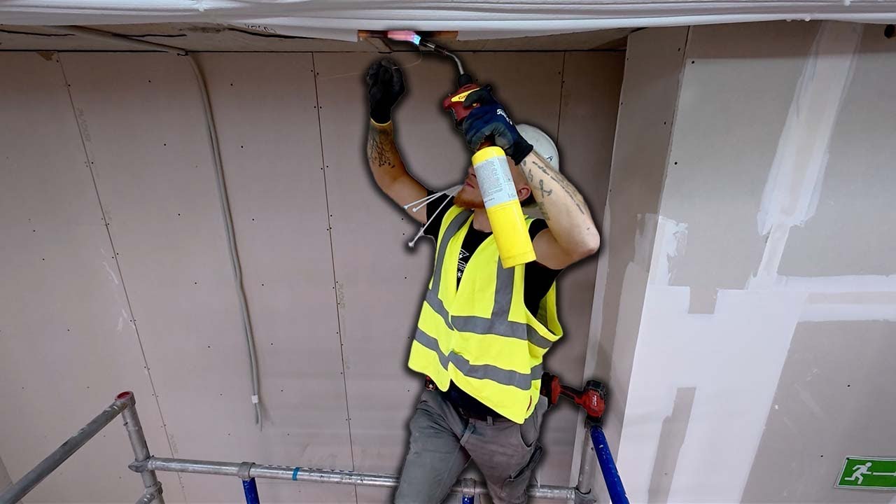 Instalando un sistema VRV Soldadura, líneas #frigoríficas y montaje completo en #obra  real