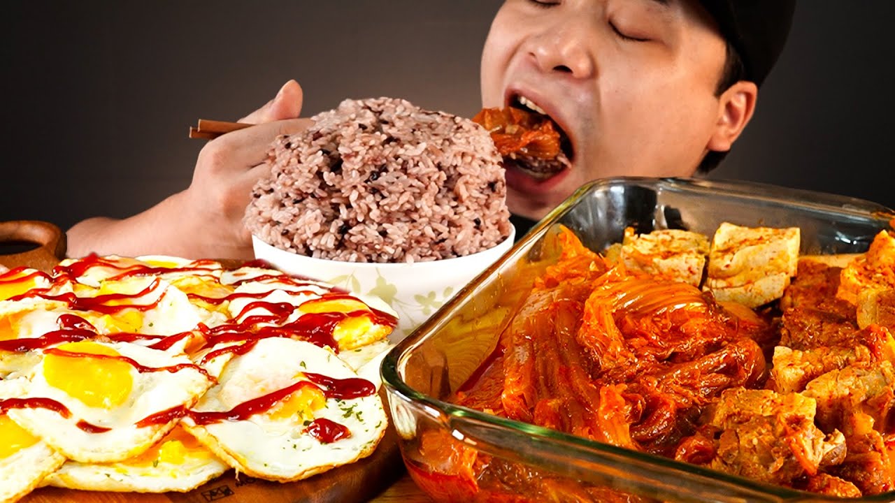 밥도둑 삼겹김치찜에 밥 한공기 그리고 계란후라이 먹방~!! 리얼사운드  ASMR Mukbang(Eating Show)