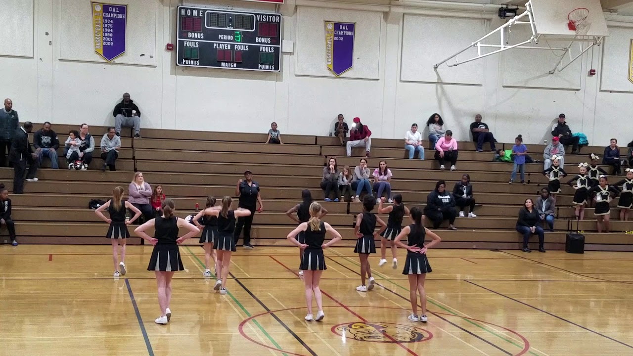 Edna Brewer's Cheerleader Squad!