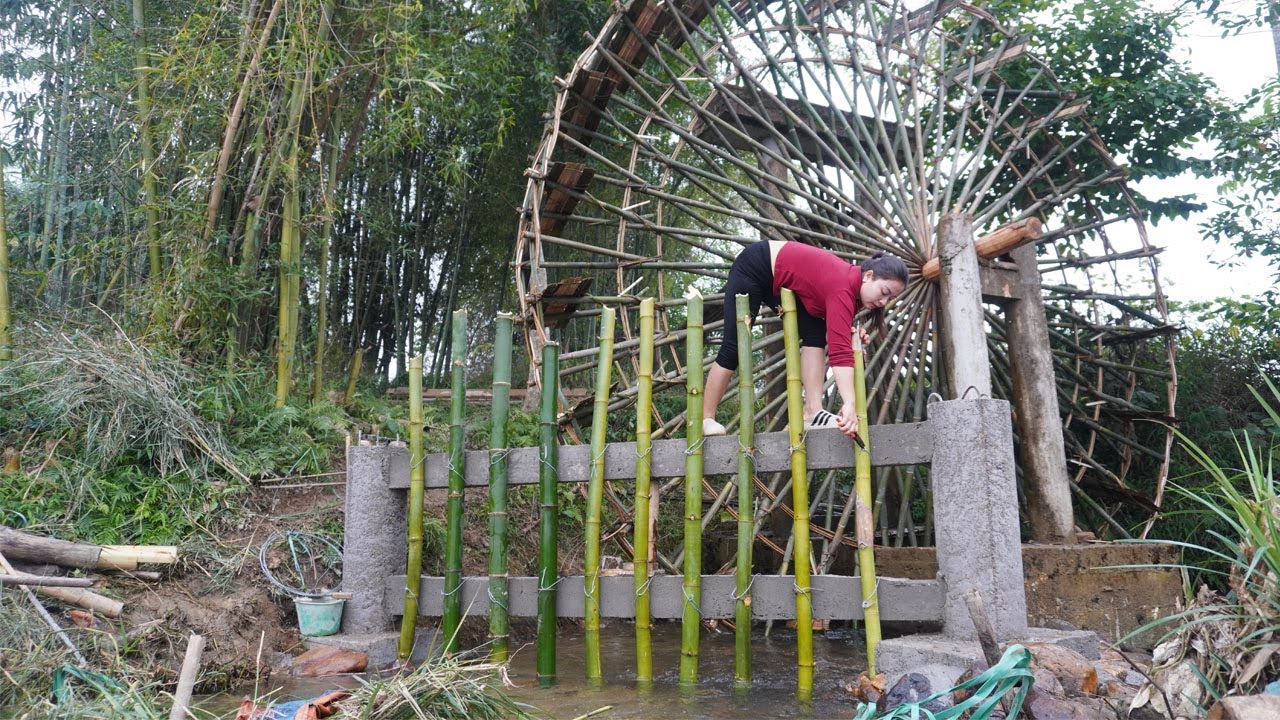 Construct a debris screen system for the wheels of the water pump - Off grid farm