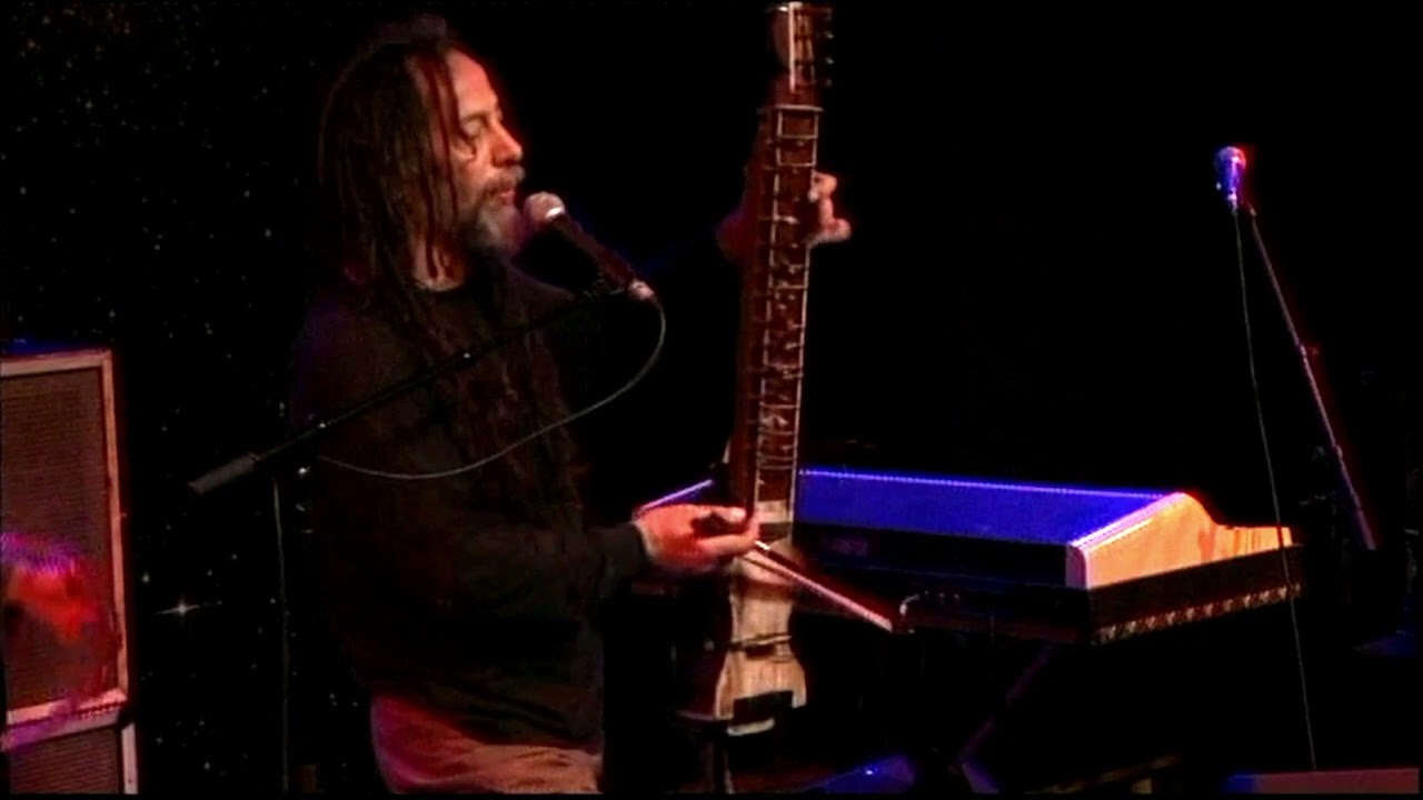 MAD SHEER KHAN  16  M2  AU SATELLIT CAFÉ ROANNE VILLEREST