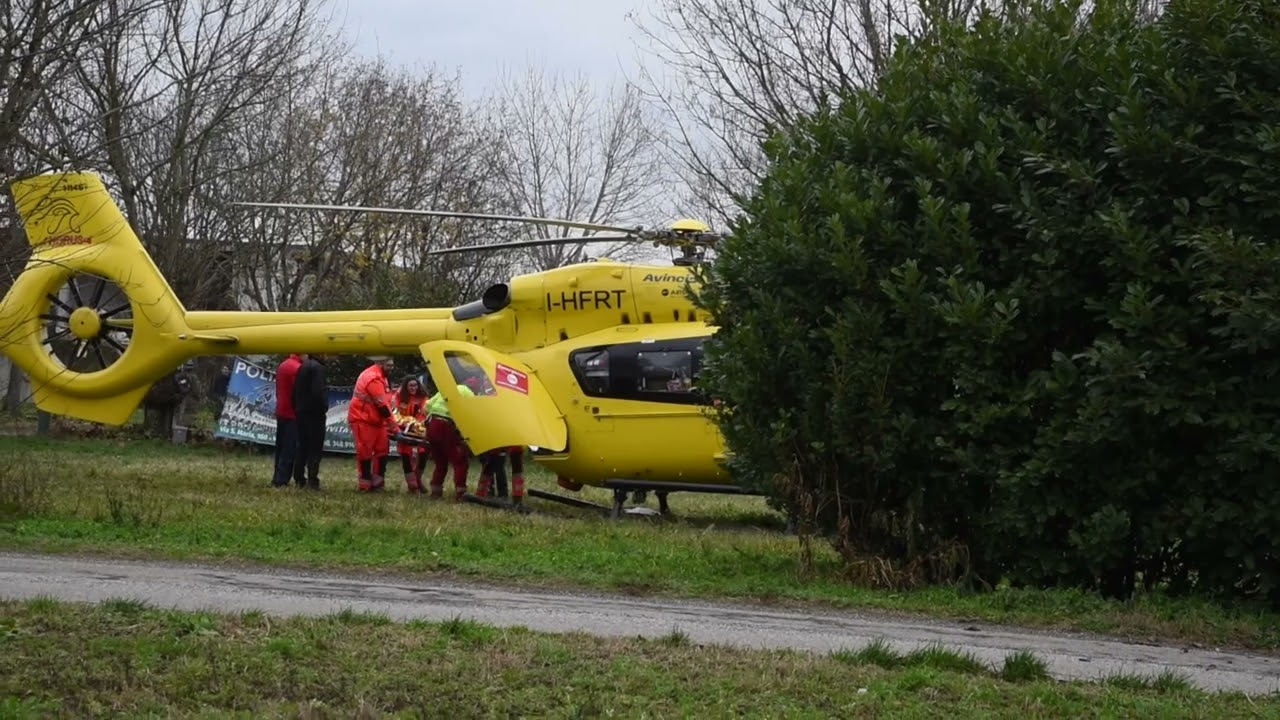 Vigevano, caduta da cavallo: 19enne trasportata con l&rsquo;elisoccorso