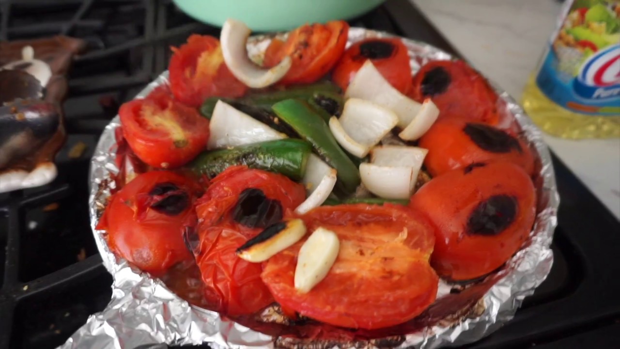 How to make the Best Roasted Salsa/ Salsa en Comal | Leslies Blushing