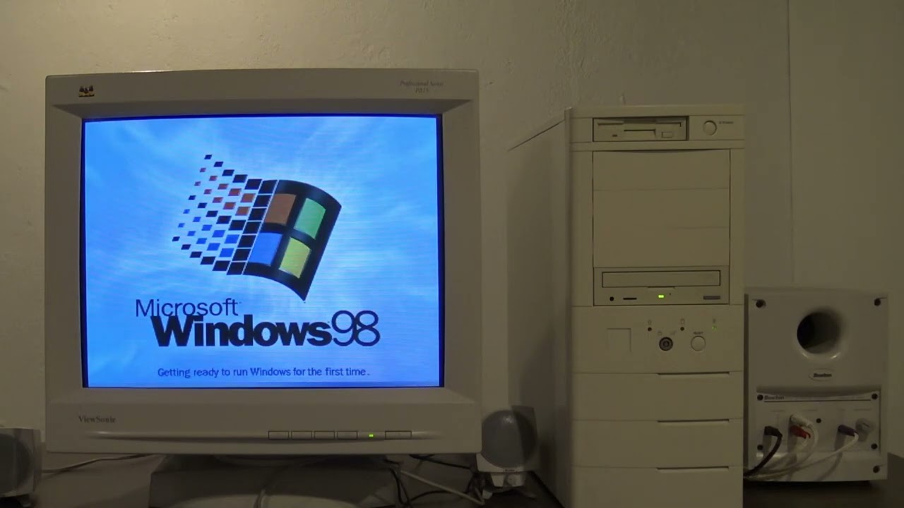 Windows 95 upgraded to Windows 98 on Retro Pentium II Computer in the BACKROOMS