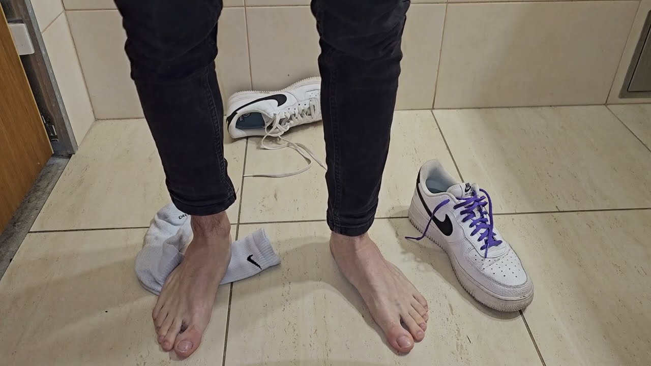 Sweaty Nike AF 1 Sneakers, Socks and Feet + barefoot (SHOEPLAY )