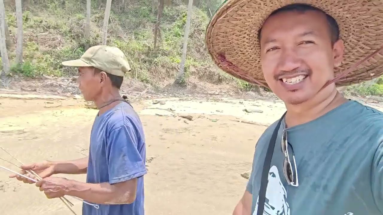 ပင်လယ်ကျောက်ဆောင်တွေကြား ရေဘဝဲသွားဖမ်းကြမယ်။