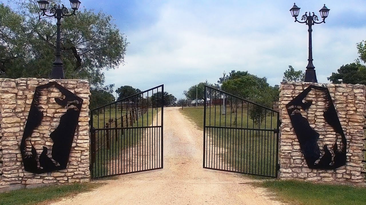 Ridiculous Ranches- Briarpatch Ranch