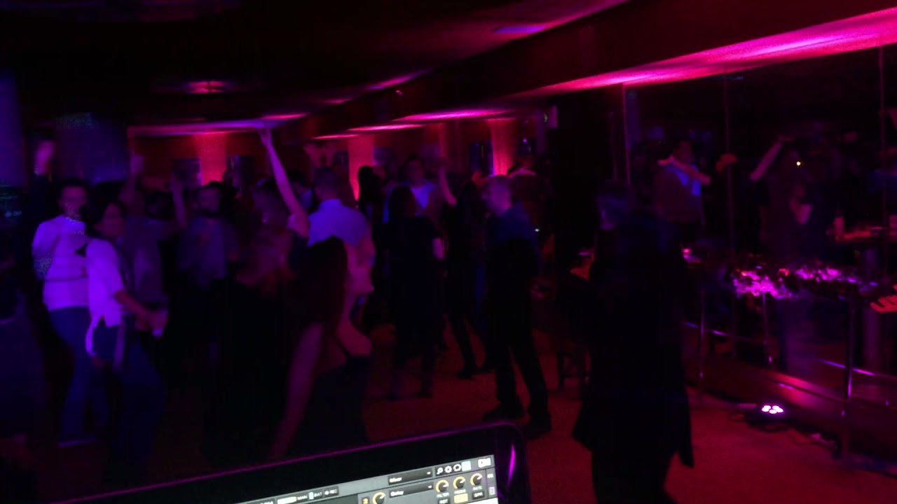 Party Music - Petrecere Corporate / Dj Petreceri / Sonorizari si Efecte Speciale