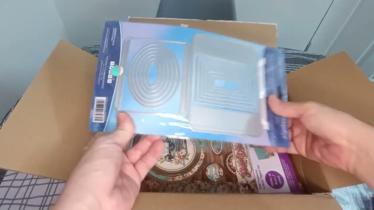 Hunkydorycrafts Goody box