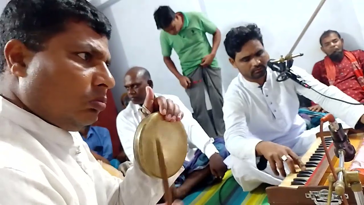 এ দুঃখিনী  দরদী আর কেউ রইল না রে....