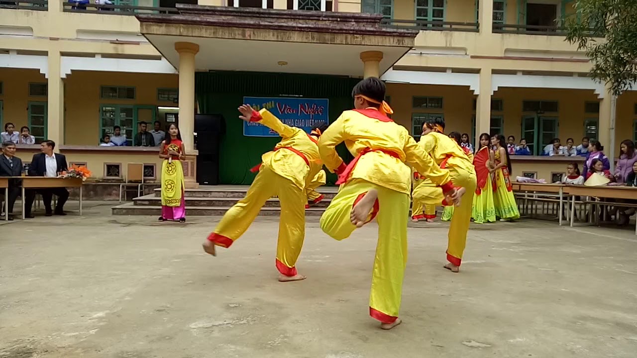 Dòng Máu Lạc Hồng - 9A2 - TRƯỜNG THCS HOẰNG HÀ (20/11/2017)