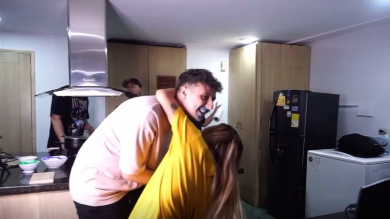 Pelicanger y La Parce se besan?? - PELICANGERCLIPS