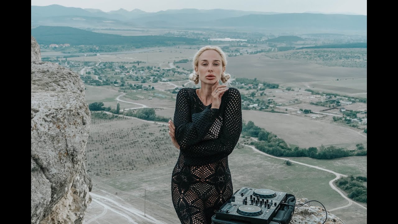 Eva Kari White rock Ak-Kaya mix
