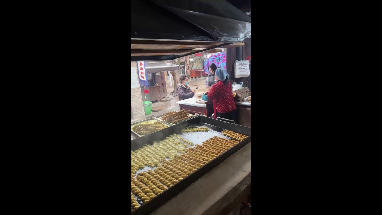 Delicious food live