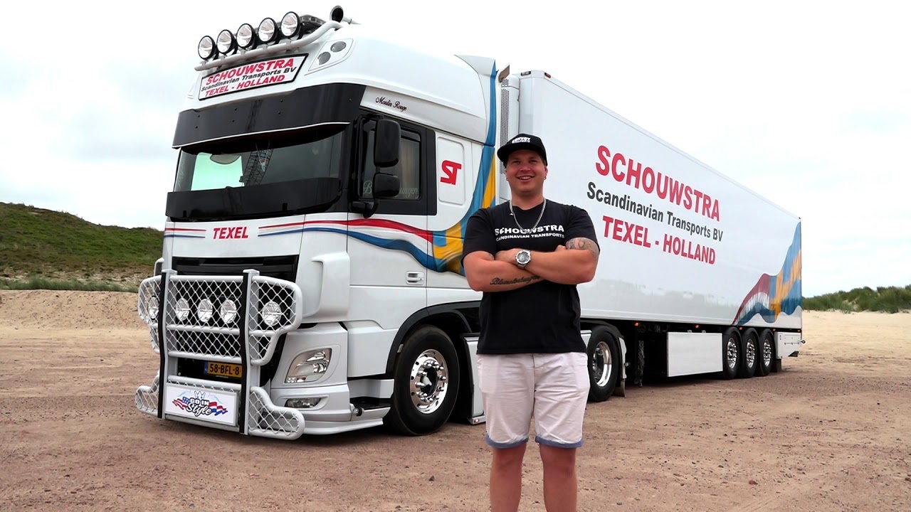 Schouwstra Transport - "Moulin Rouge" Scale Model