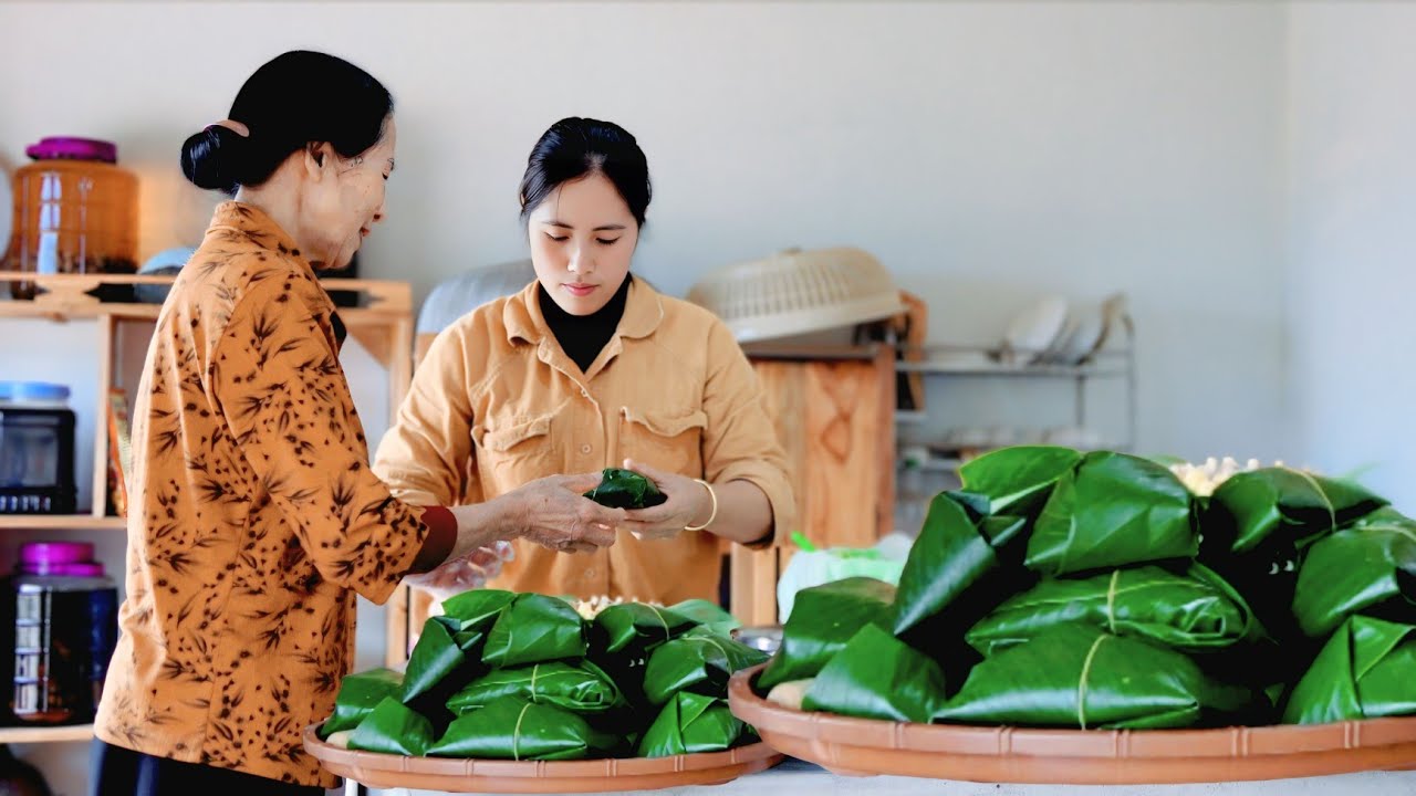 Sticky rice, crunchy corn kernels, rich mung beans, minced meat, and dried onions.