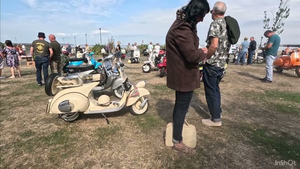 I.O.W Aug 25 Scooter Rally - The Green Ryde