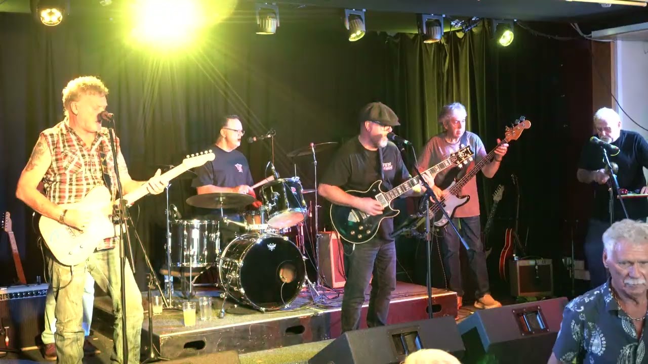 Blue city wailers band C0067