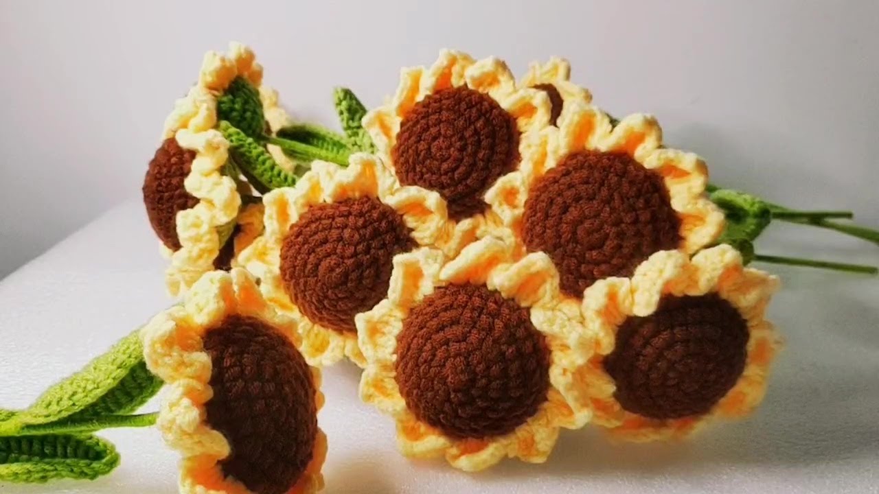 [Series 5]Crochet Flower Tutorial - How to make Crochet Sunflower with leaves