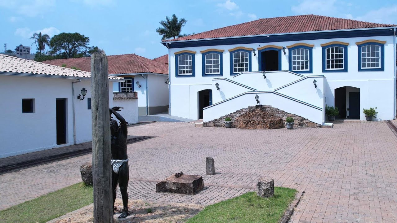 Como eram a vida  dos Escravos nas senzalas - T&uacute;mulo de um escravo