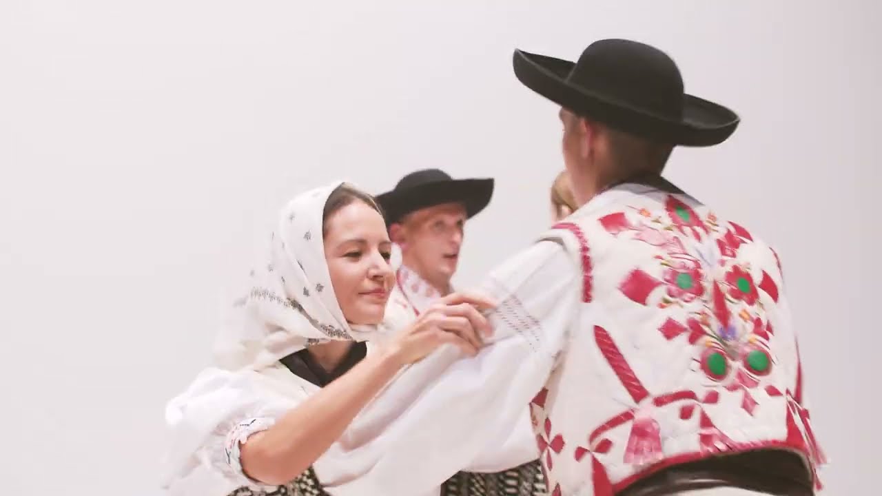 Piate cez deviate - Čierny Balog (ľudový odev)
