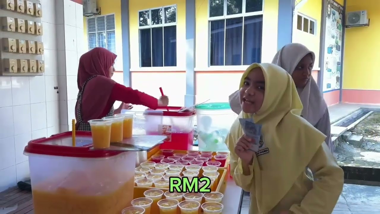 S2 Release: Vlog Kantin Sekolah bersama Julia!