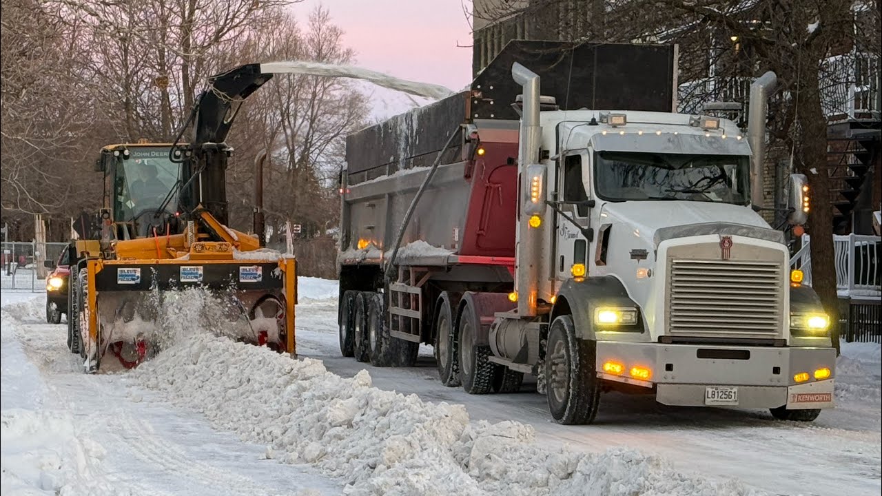 Inside Montreal’s Massive Snow Clearing Operation after a Mega Storm (Canada)
