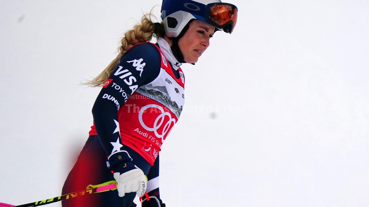 Lindsey Vonn's decision to compete with a ruptured ACL is risky but 'possible,' experts say