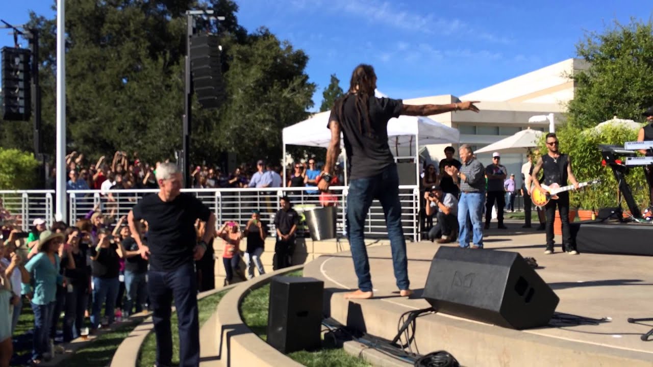 Tim Cook ALS Ice Bucket Challenge