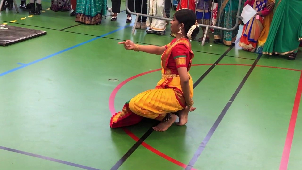 Journ&eacute;e interculturelle &agrave; Aulnay-sous-Bois avec la cha&icirc;ne Fratern'elles : danse de l'Inde