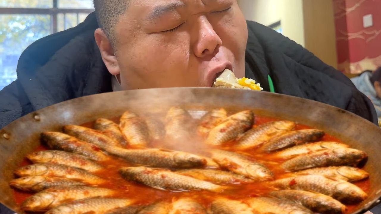 猴哥炫技！茄汁鲅鱼浓汤挂汁，汤汁不剩直接舔屏！【胖猴仔】