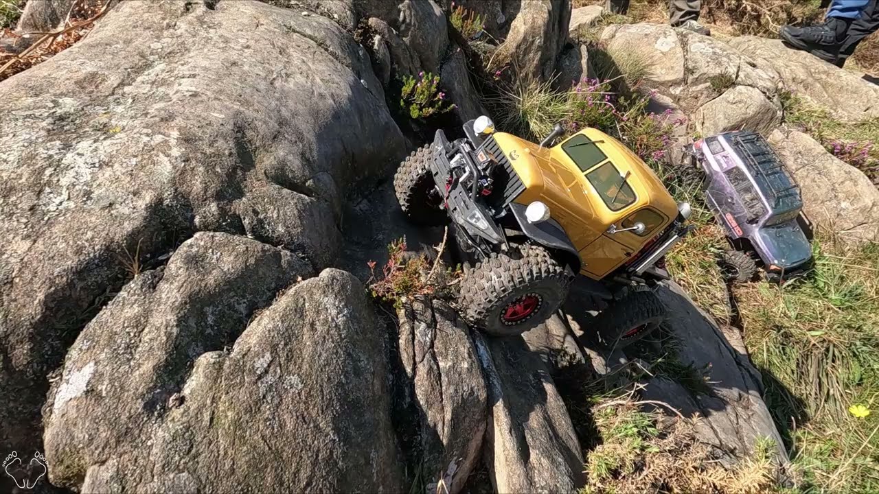 Sunday morning Rock Crawling #rccrawler #rccar