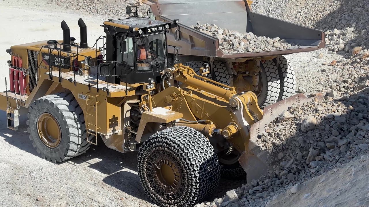 Power Meets Precision: Caterpillar 992K Wheel Loader Loading Caterpillar 777F - Interkat SA