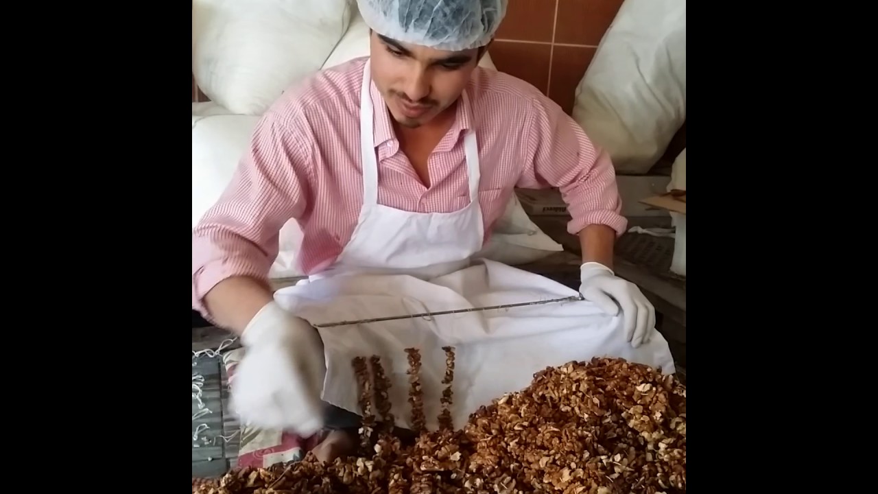 K.Maraş Bertiz Pekmez Sucuğunun yapılışı http://gulsariciceksucuk.com