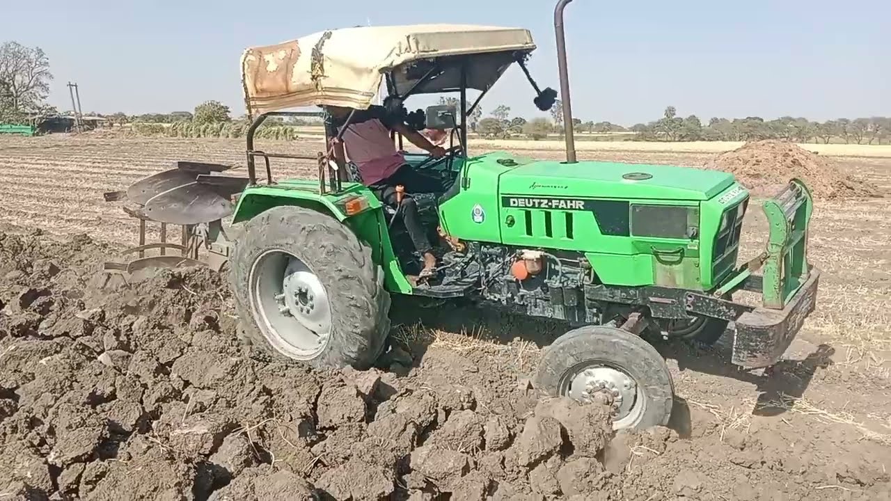 Duetz Farm Agrolax 45 With Plow//afection0422q//#vlog #plowing