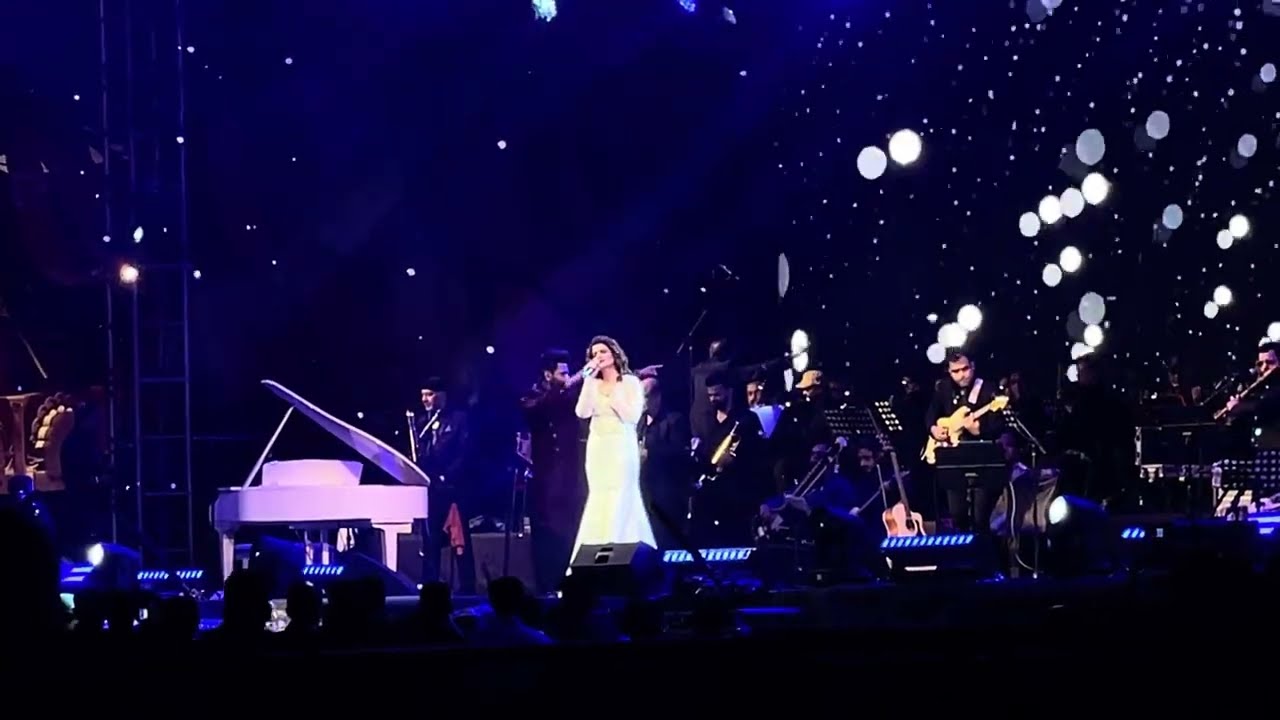 Palak muchhal live performance ||surat2025||