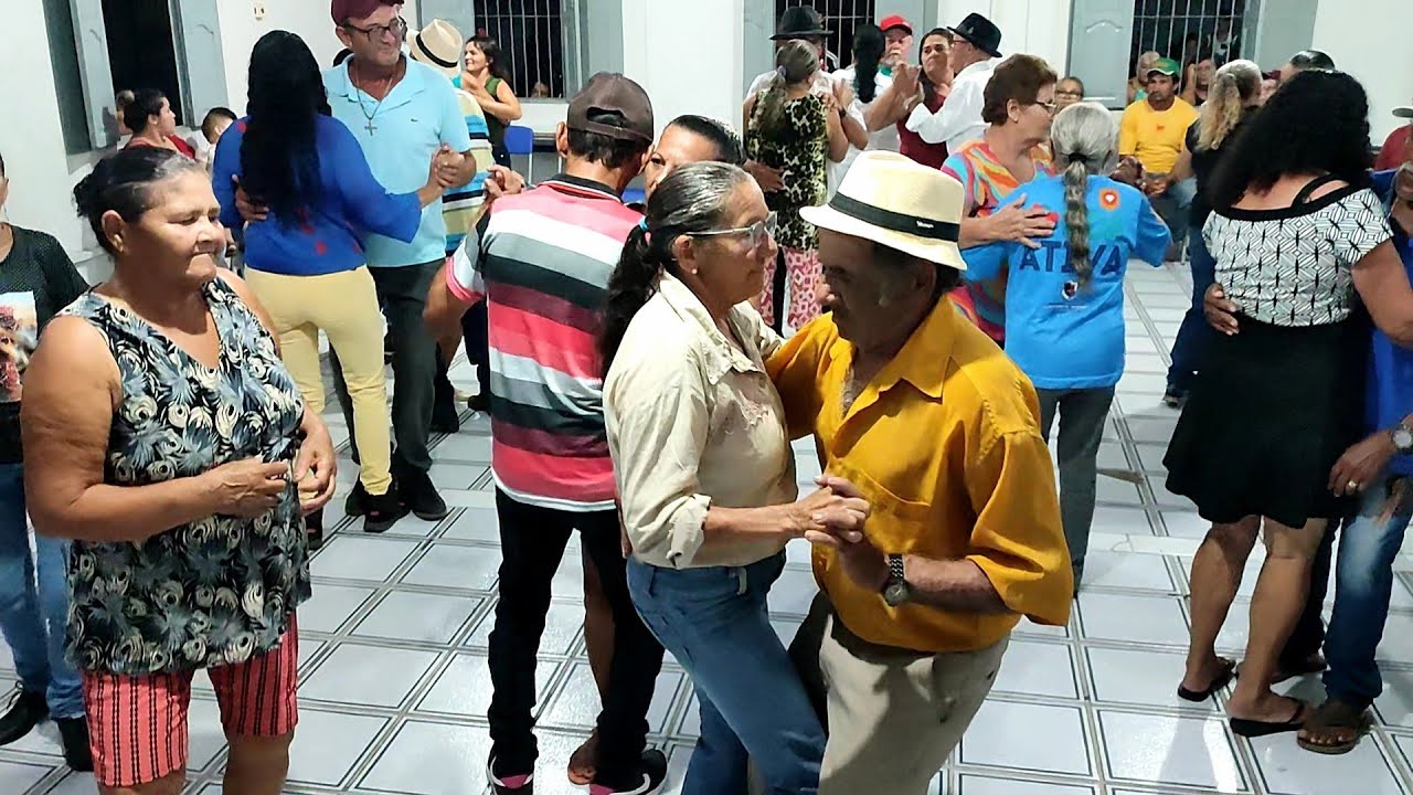 FORRÓ DE HOJE NO CRAS DE CACIMBA DE DENTRO PB - O SALÃO TAVA LOTADO NESTA NOITE DE MUITO FORRÓ