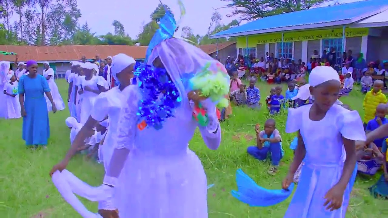 Sharon weds Dennis .