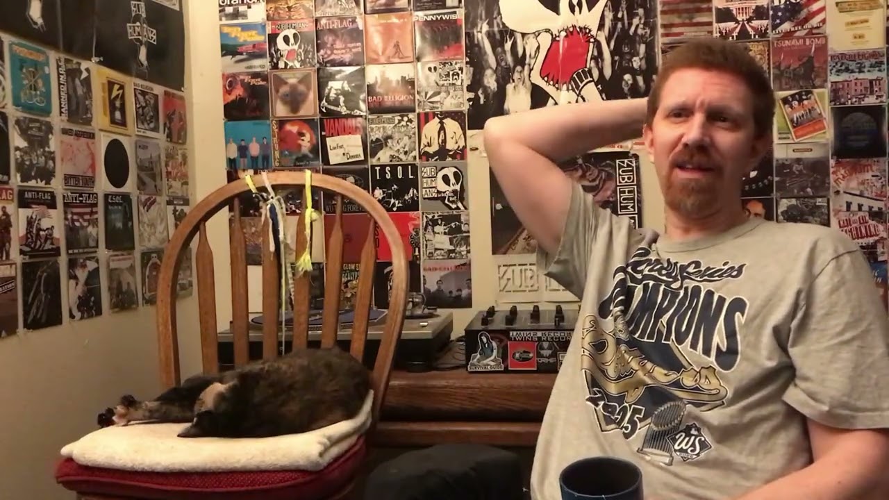 Shnootz - Reaction Video (The Cure - The Perfect Girl + A Thousand Hours)