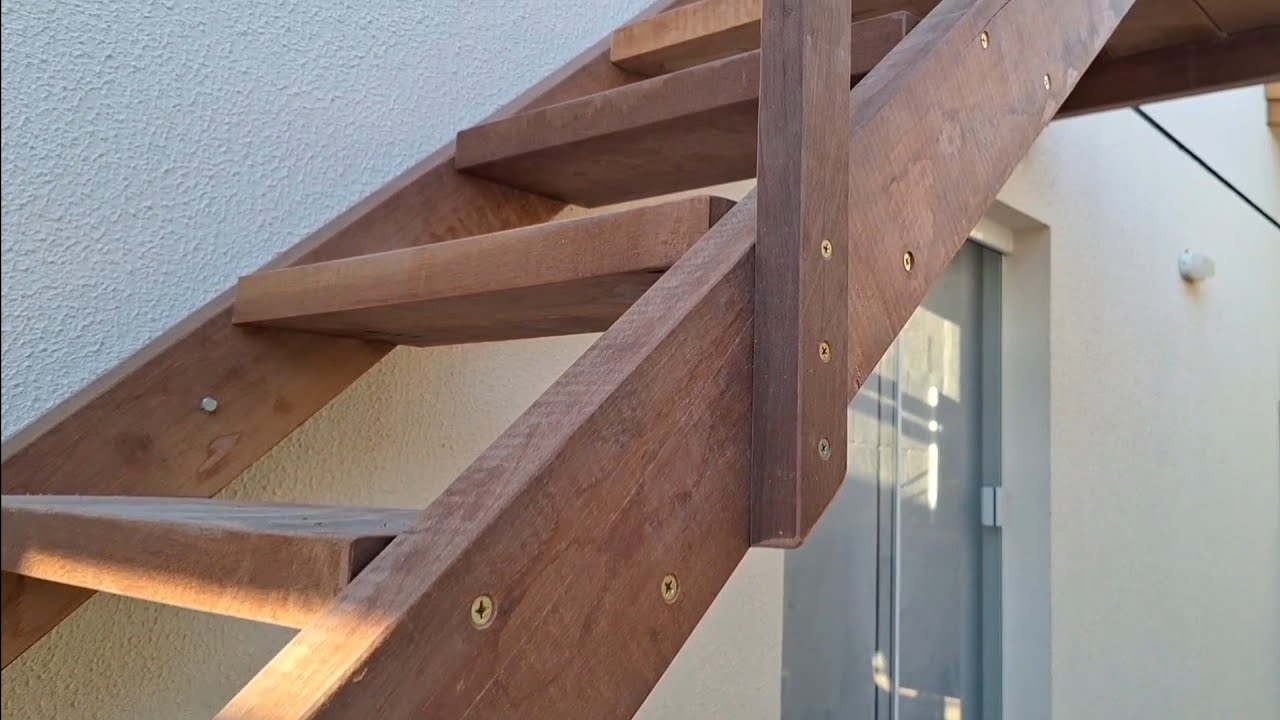 Quanto gastei? quais as medidas? aguenta peso? os detalhes sobre essa escada de madeira