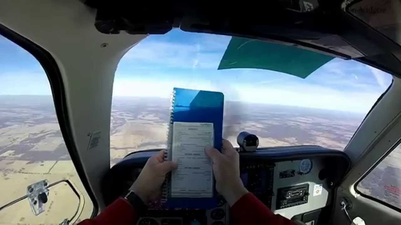 Procedimiento de aterrizaje en espacio aereo clase golf en el beechcraft bonanza