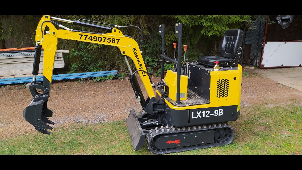 Minibagr lx12-9b - bagrov&aacute;n&iacute; pařezu